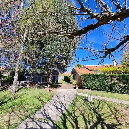 Les Cedres Bleus Bed & Breakfast Saint-Medard-de-Mussidan Exterior photo